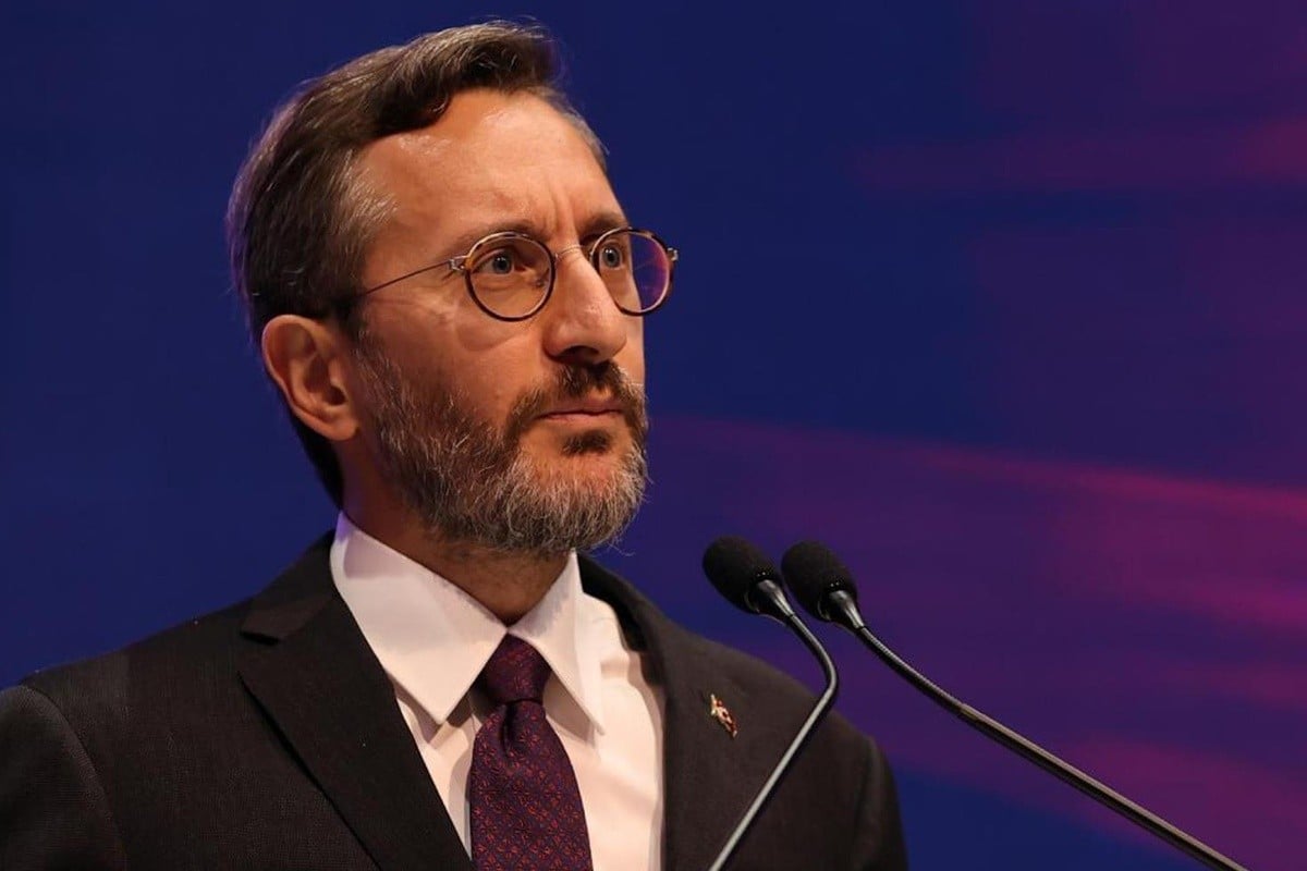 Fahrettin Altun'dan Vatikan'da şaşırtan imaj! Yeni tarzı gündem oldu