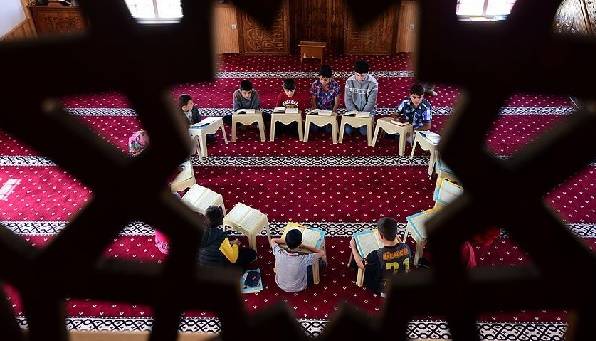 Fahri Kur'an kursu öğreticilerine kadro var mı?