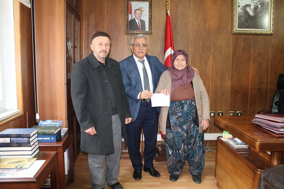 Fahriye nineden anlamlı yardım 