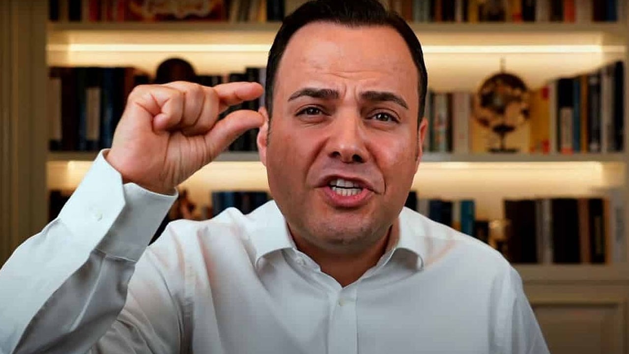 Faizci Özgür sosyal medyanın gündeminde! Sosyalistleri düzledi