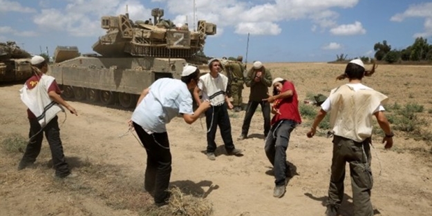 Fanatik Yahudiler katliamı 'dans'la kutladı!