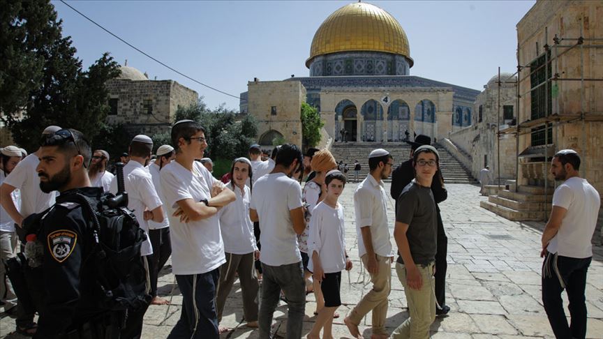 Fanatik Yahudilerden Mescid-i Aksa'ya baskın
