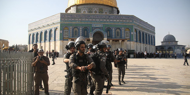 Fanatik Yahudilerden Mescid-i Aksa'ya küstah baskın