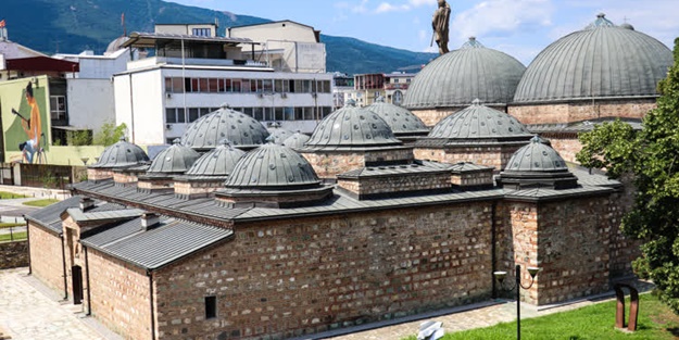Farklı mimari stillerin kesiştiği Balkan şehri: Üsküp