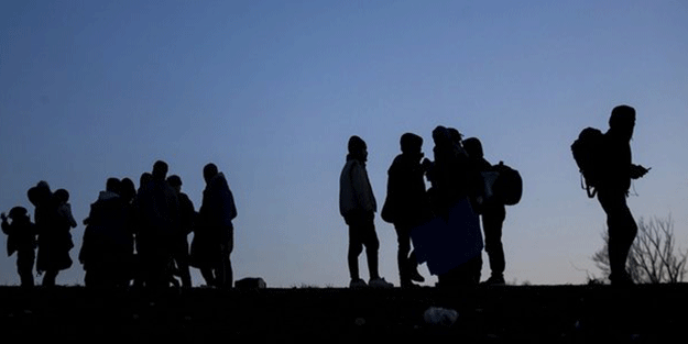 Fas, Ceuta kentine geçmek isteyen 300 düzensiz göçmeni gözaltına aldı