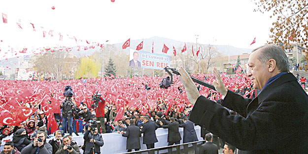 Faşizm ruhu Avrupa’yı sardı