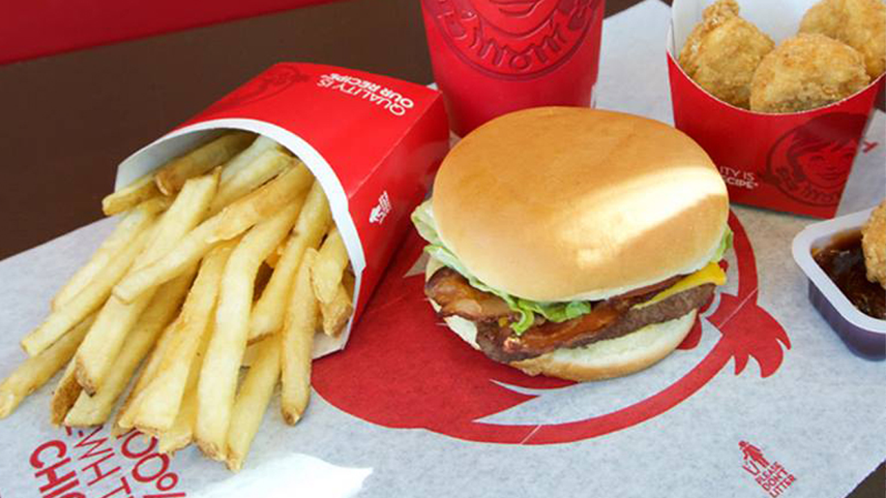 Fast food devi 350 şubesini kapatıyor!