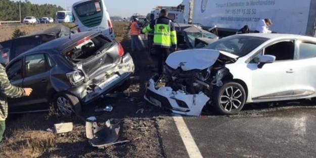 Fas'ta can pazarı! 28 araç birbirine girdi