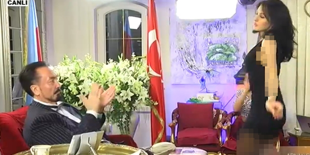 'Siyonist uşağı' Adnan Oktar'a zehir zemberek sözler