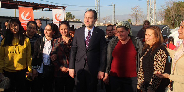 Fatih Erbakan, Hatay'da depremzedelerle bir araya geldi