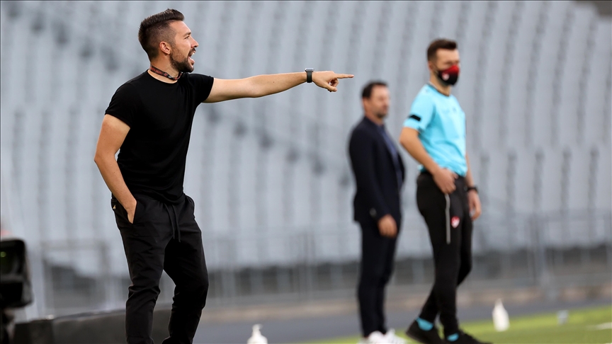 Fatih Karagümrük Teknik Direktörü Farioli: Lige 3 puanla başlamak çok önemliydi