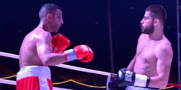 Fatih Keleş'e rakip dayanmıyor, 2 dakikada işi bitirdi