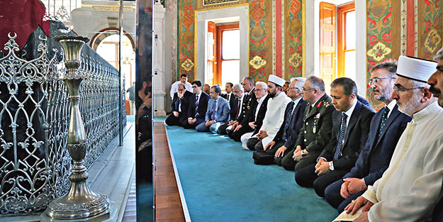Fatih’in kabrinde dua