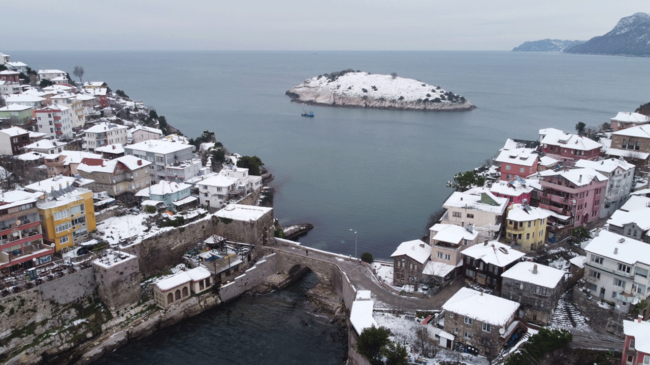 Fatih Sultan Mehmet Han'ın "Çeşmi Cihan" dediği Karadeniz'in gözdesi beyaz gelinliğini giydi