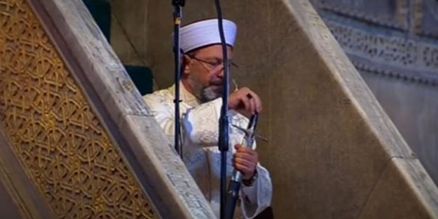 Fatih Sultan Mehmet Han'ın vakfiyesini hatırlatınca lince uğradı! Ali Erbaş'a karşı organize kötülük