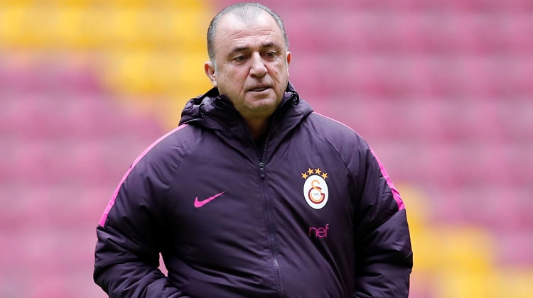 Fatih Terim neşteri vuruyor