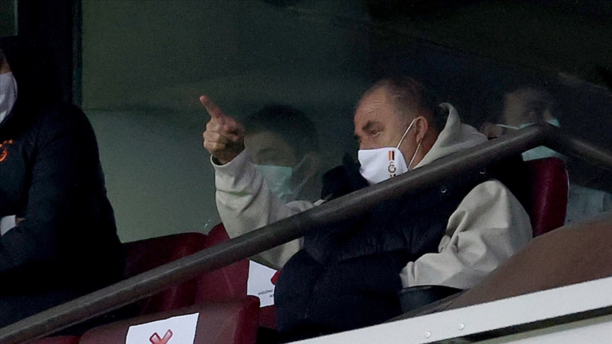 Fatih Terim'in 5 maç men cezası 4 karşılaşmaya düşürüldü