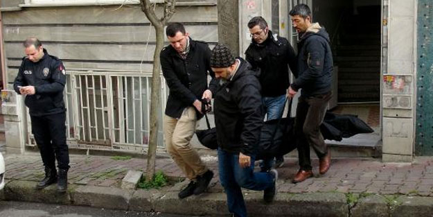 Fatih'te bir evde 2 kişi ölü bulundu