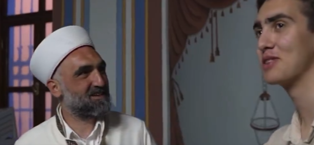 Fatih'te gençlerden takdir toplayan hareket! Cemaati olmayan camiyi 100 kişiyle doldurdular, imamın sevinçten gözleri doldu