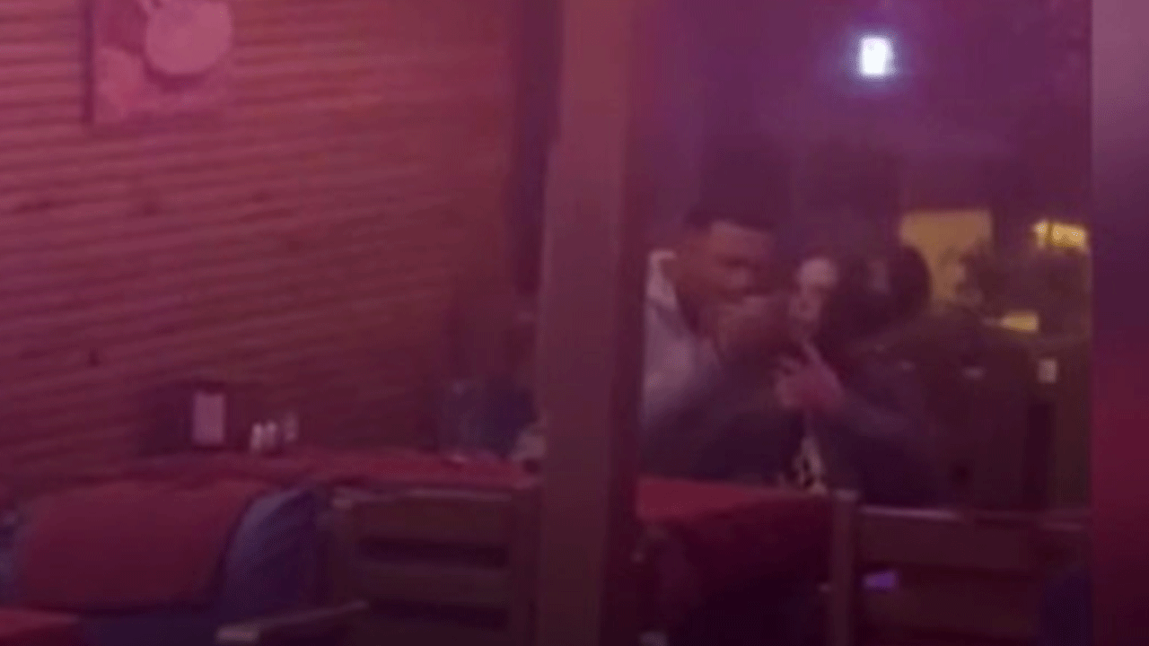 Fatih'te İspanyol turist kız arkadaşını rehin aldı!