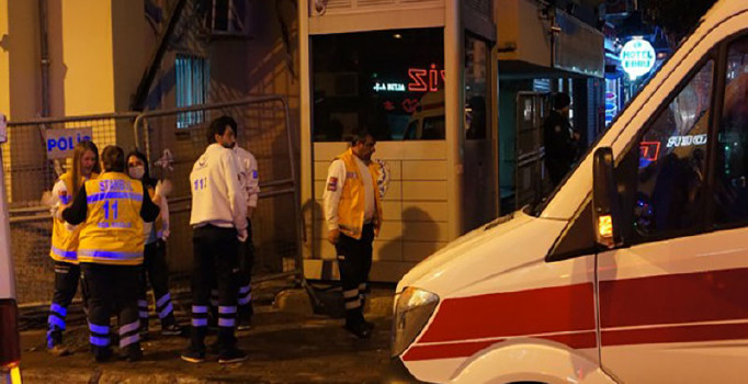 Fatih'te karakolda bıçaklı kavga: 1 ölü 2 yaralı