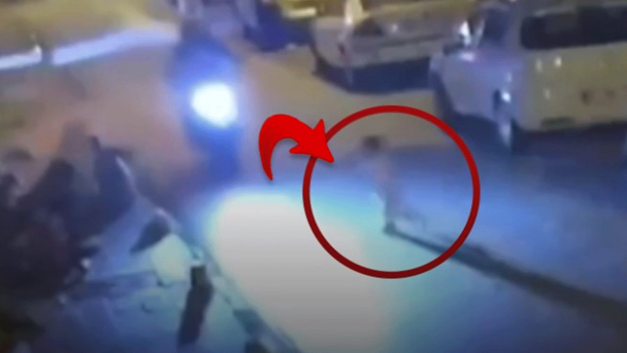 Fatih'te korkunç kaza: Motosikletin çarptığı 1 yaşındaki çocuk hayatını kaybetti.