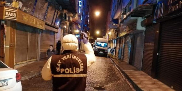 Fatih'te korkutan yangın! Bir kişi yaşamını yitirdi