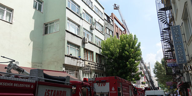 Fatih'te öğrenci yurdunda yangın