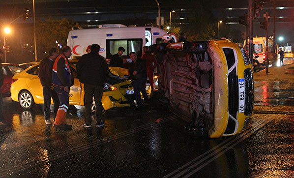 Fatih'te trafik kazası: 4 yaralı