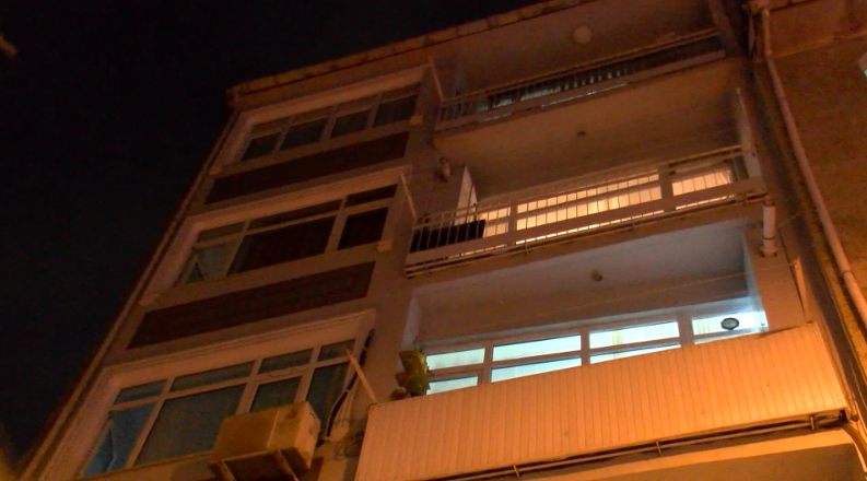 Fatih'te yalnız yaşayan kadın boynu kırılmış vaziyette ölü bulundu 