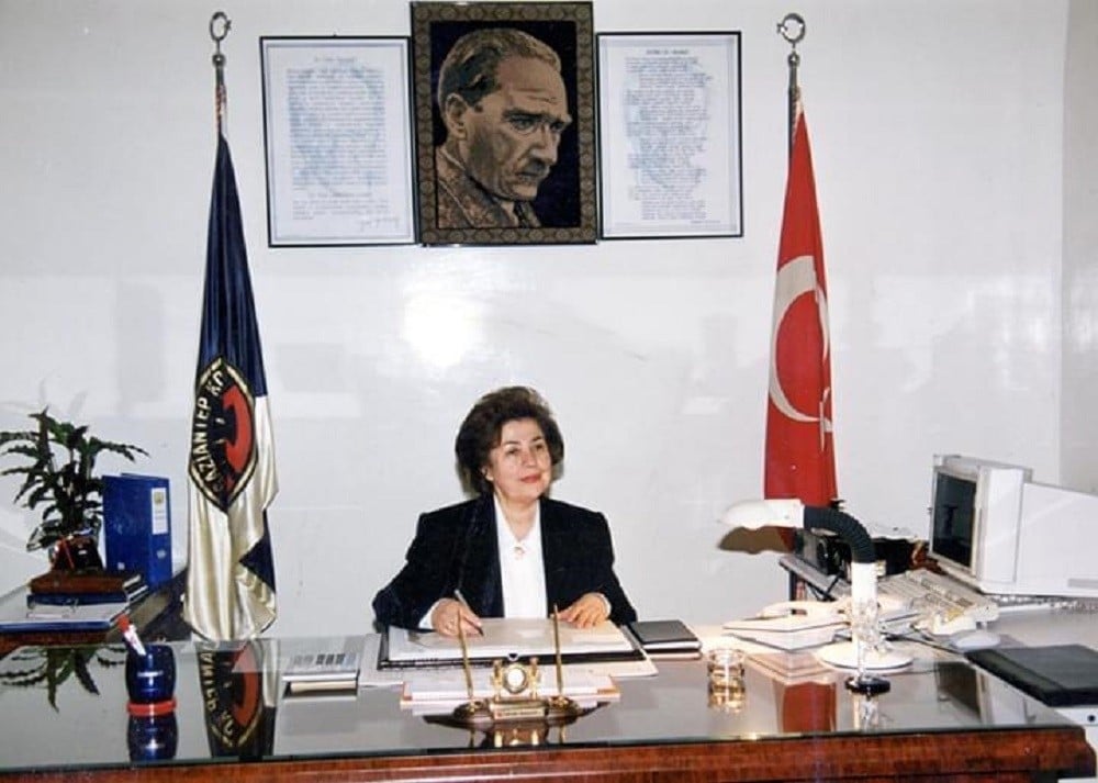 Fatma öğretmen gözyaşlarıyla uğurlandı 