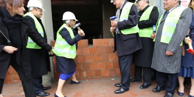 Fatma Şahin ilk balyozu vurdu!