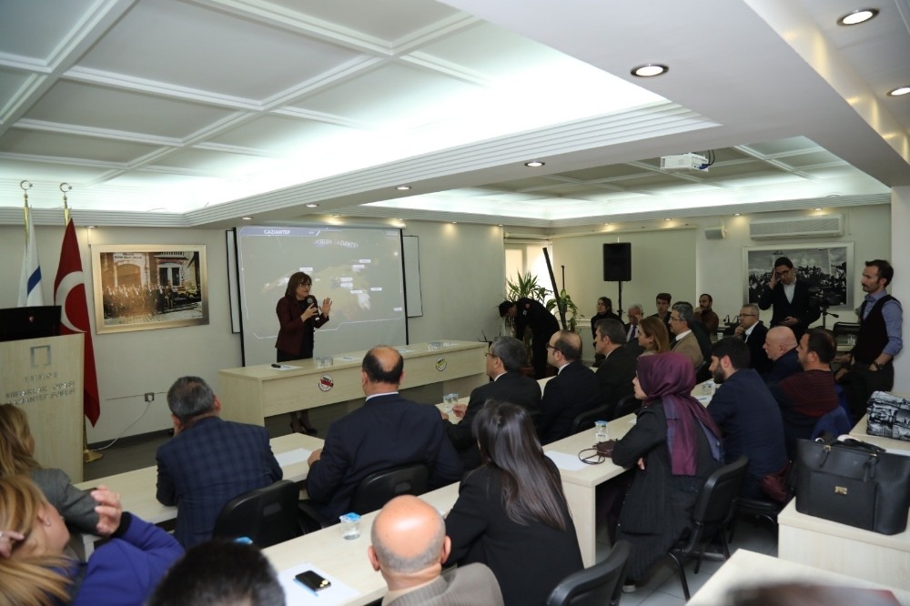 Fatma Şahin mimarlarla buluştu 