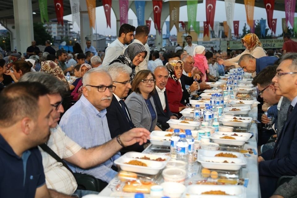 Fatma Şahin Nurdağlılarla iftarda buluştu 