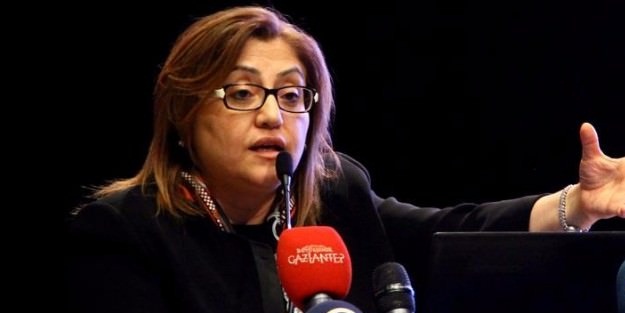 Fatma Şahin'den John Bass'a tepki