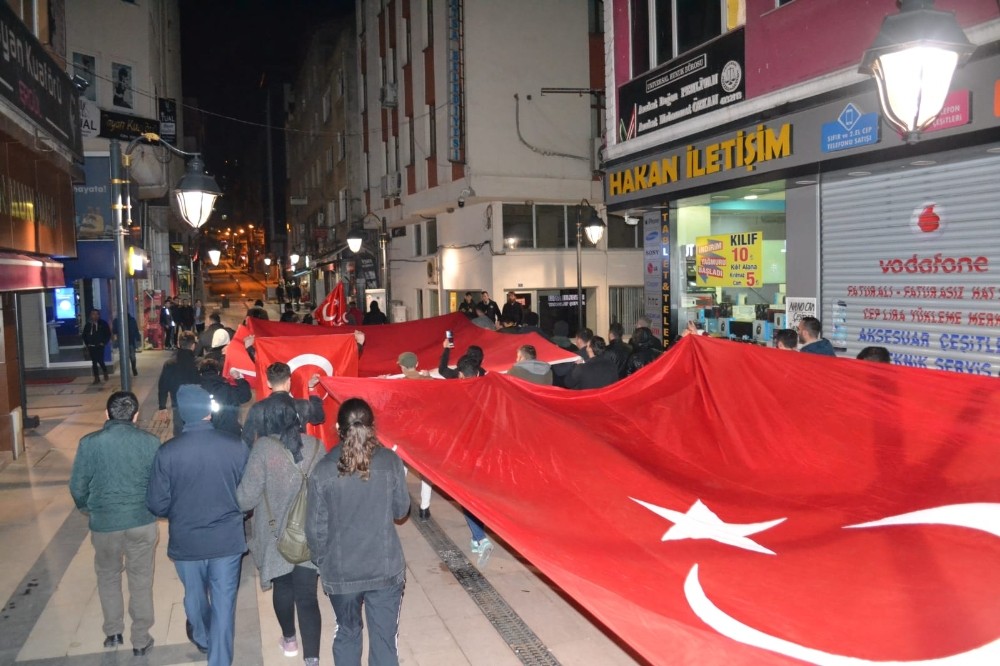 Fatsa’da şehitler için yürüdüler 