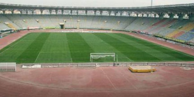 Faturayı ödemeyince o stadın elektriği kesildi