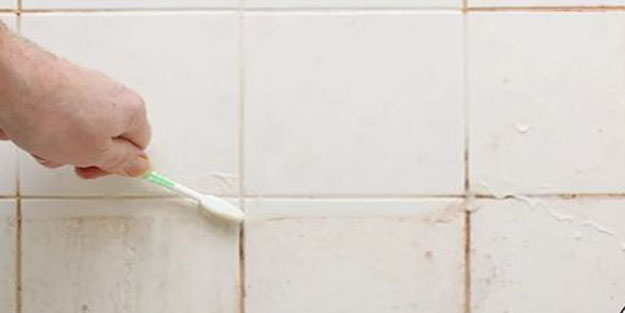 Fayans aralarını dakikalar içinde beyazlatan temizlik yöntemi