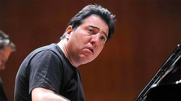 Fazıl Say, oyuncağı elinden alınmış çocuk gibi kalakalmış