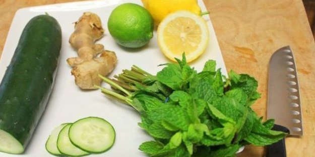 Fazla yağlardan kurtulun! Ev yapımı detoks sayesinde düz bir karına sahip olun