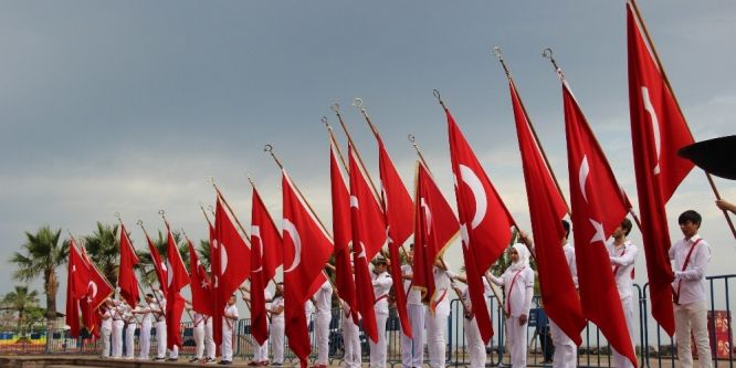 İskenderun’da 19 Mayıs coşkusu