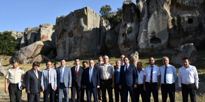 Vali Tutulmaz, Frig Vadisi’nin turizme kazandırılması için talimat verdi