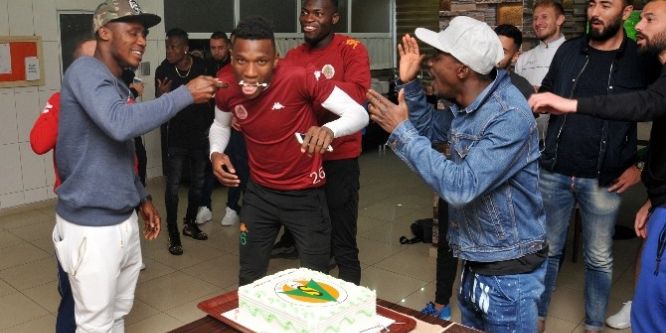Alanyaspor’da Fofona’nın doğum günü kutlandı