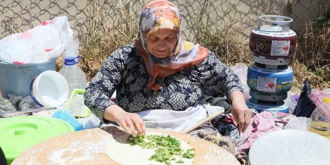 Bayraklı’da gözleme-ayran şenliği