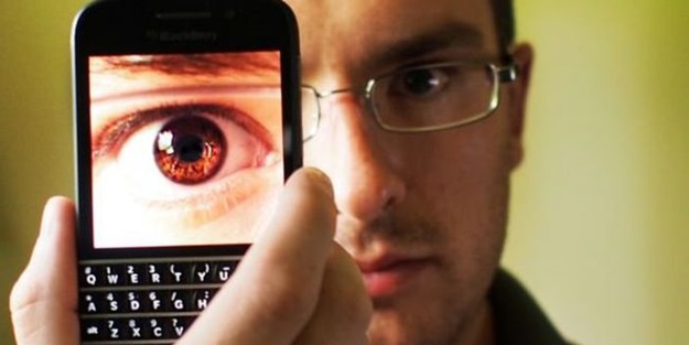 FBI yüz binlerce göz tarama verisi topladı