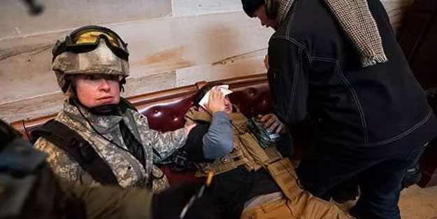 FBI'ın SWAT ekibi ve Ulusal Muhafızlar Kongre binasına girdi