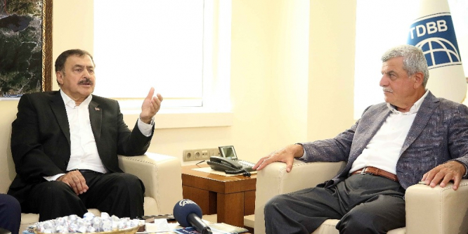Bakan Eroğlu, Kocaeli Büyükşehir Belediyesi’ni ziyaret etti