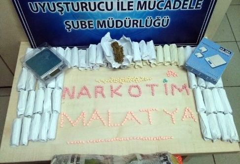 Malatya’da 182 adet uyuşturucu hap, 1 kilo 595 gram esrar yakalandı