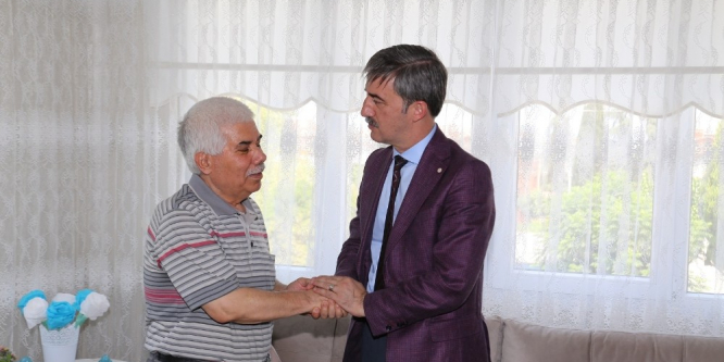Başkan Şirin’den Muhtar Yaşar’a ’Geçmiş olsun’ ziyareti