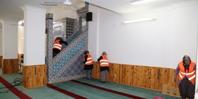 Niğde Belediyesi camileri Ramazan’a hazırlıyor
